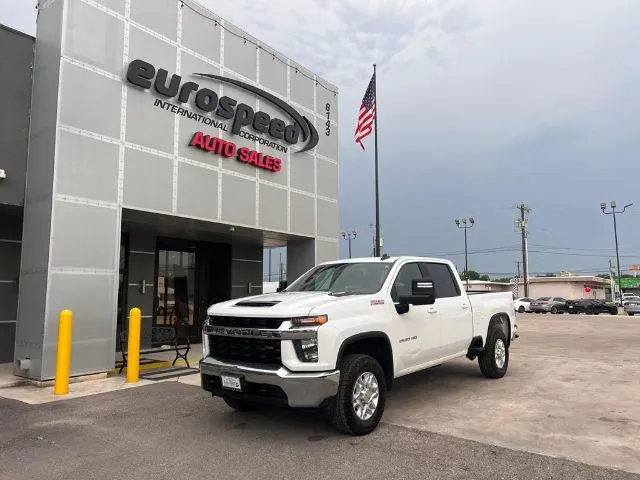 Chevrolet Silverado photo 2