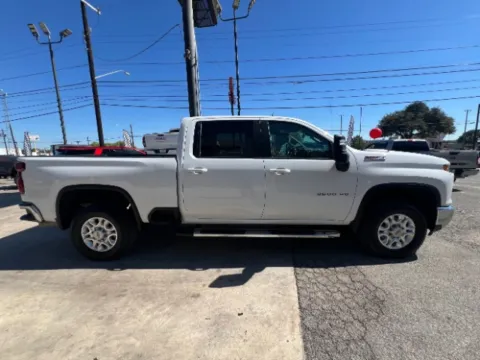 More photos of 2025 Chevrolet Silverado 2500 HD 4WD z71 at Eurospeed International Corp, TX