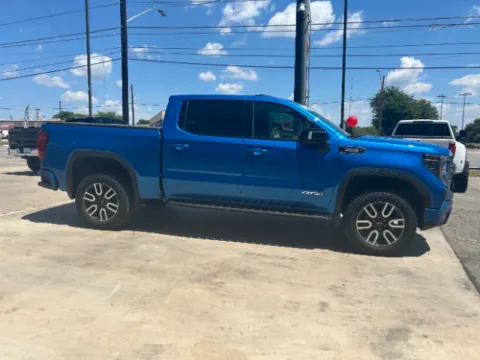 More photos of 2022 GMC Sierra 1500 4WD Crew Cab Short Box AT4 at Eurospeed International Corp, TX