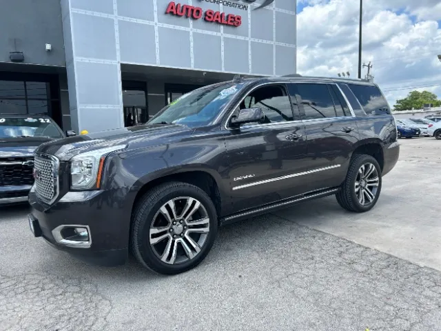 Gray 2017 GMC Yukon Denali for sale in San Antonio, TX