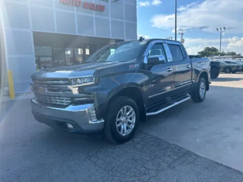 Gray 2020 Chevrolet Silverado 1500 4WD Crew Cab Short Bed LT for sale in San Antonio, TX