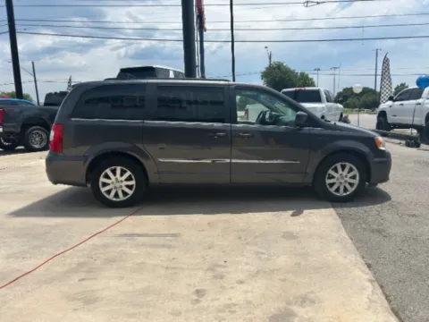 More photos of 2015 Chrysler Town & Country Touring at Eurospeed International Corp, TX