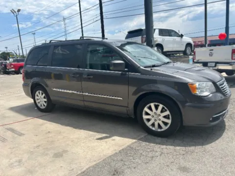 More photos of 2015 Chrysler Town & Country Touring at Eurospeed International Corp, TX