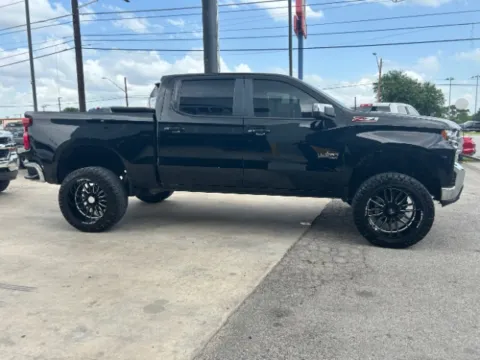 More photos of 2021 Chevrolet Silverado 1500 z71 at Eurospeed International Corp, TX