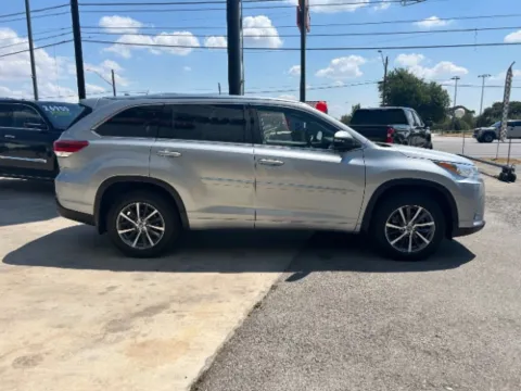 More photos of 2018 Toyota Highlander XLE at Eurospeed International Corp, TX