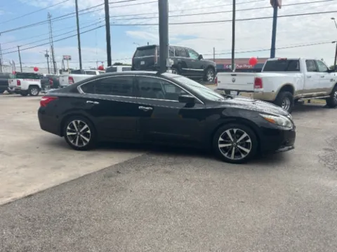 More photos of 2016 Nissan Altima 3.5 SR at Eurospeed International Corp, TX