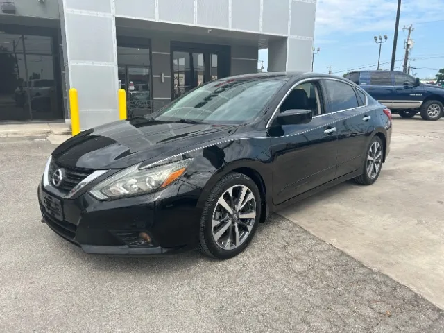 Black 2016 Nissan Altima 3.5 SR for sale in San Antonio, TX