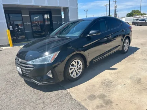 Black 2020 Hyundai Elantra SE 6AT for sale in San Antonio, TX