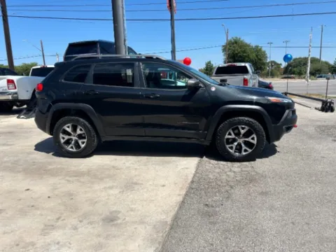More photos of 2015 Jeep Cherokee Trailhawk at Eurospeed International Corp, TX