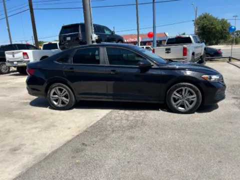 More photos of 2024 Volkswagen Jetta 1.5T SE at Eurospeed International Corp, TX