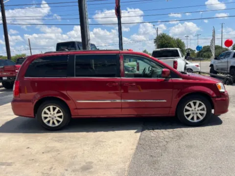 More photos of 2015 Chrysler Town & Country Touring at Eurospeed International Corp, TX