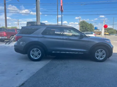 More photos of 2022 Ford Explorer XLT at Eurospeed International Corp, TX