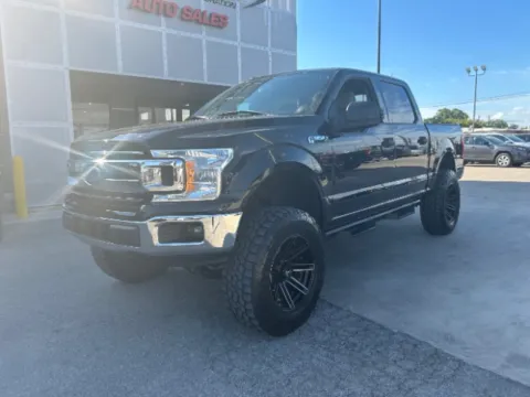 Black 2018 Ford F-150 XLT for sale in San Antonio, TX