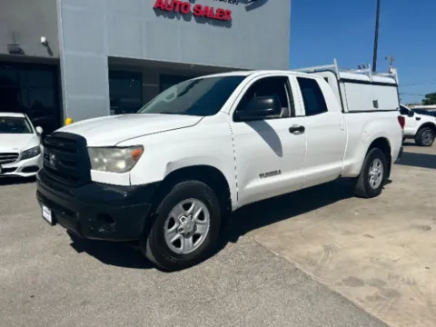 White 2013 Toyota Tundra Grade 4.6L V8 for sale in San Antonio, TX