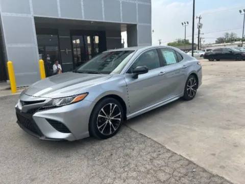 Silver 2020 Toyota Camry SE for sale in San Antonio, TX