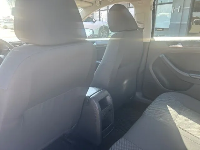 2014 Volkswagen Jetta 2.0 S photo 3