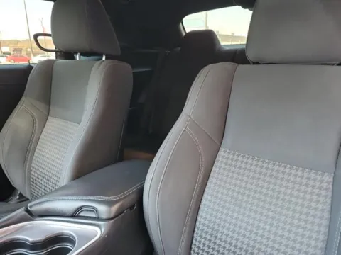 More photos of 2019 Dodge Challenger SXT at Susan Schein Automotive - Pelham, AL