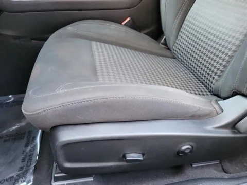 More photos of 2019 Dodge Challenger SXT at Susan Schein Automotive - Pelham, AL