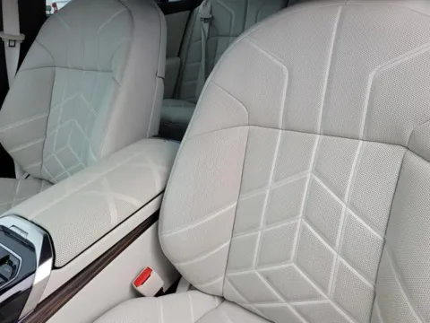 More photos of 2024 BMW 760i xDrive at Susan Schein Automotive - Pelham, AL