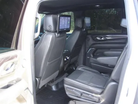 More photos of 2021 GMC Yukon XL Denali at Susan Schein Automotive - Pelham, AL