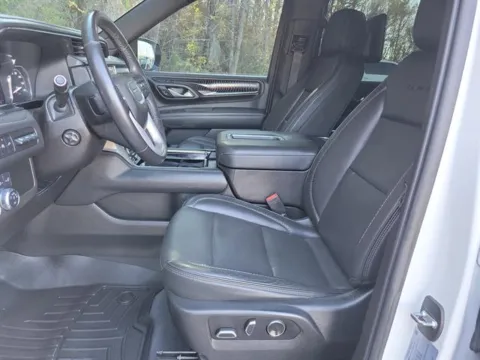 Another view of 2021 GMC Yukon XL Denali for sale in Pelham, AL at Susan Schein Automotive - Pelham