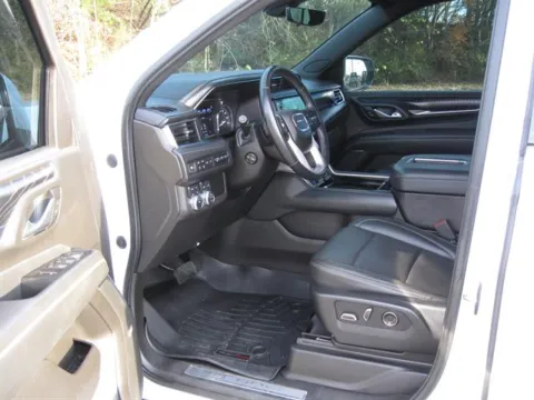 More photos of 2021 GMC Yukon XL Denali at Susan Schein Automotive - Pelham, AL