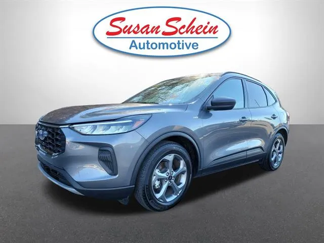 2025 Ford Escape ST-Line's photo