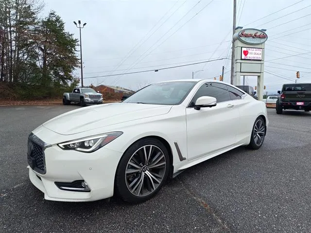 2021 INFINITI Q60 Coupe LUXE's photo