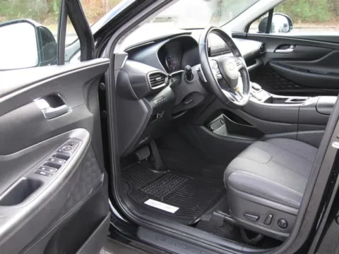 More photos of 2023 Hyundai Santa Fe SEL at Susan Schein Automotive - Pelham, AL