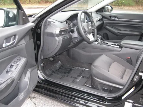 More photos of 2024 Nissan Altima 2.5 SV at Susan Schein Automotive - Pelham, AL