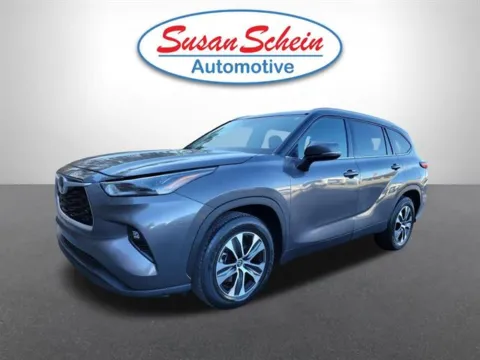 Gray 2022 Toyota Highlander XLE for sale in Pelham, AL