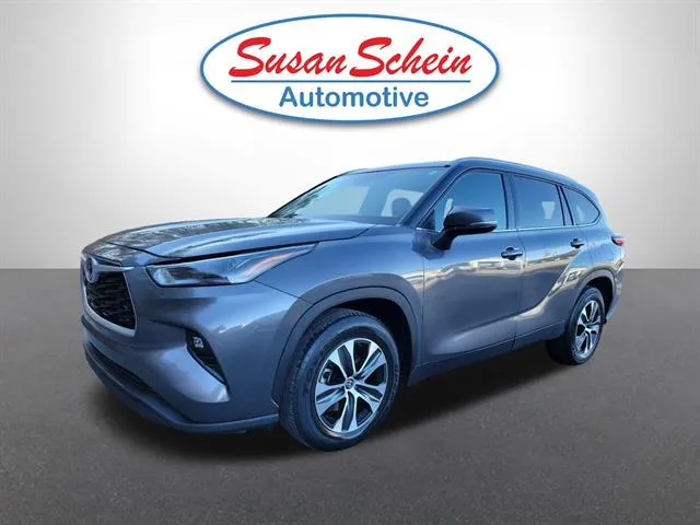 Gray 2022 Toyota Highlander XLE for sale in Pelham, AL