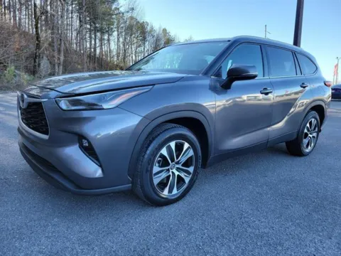 Gray 2022 Toyota Highlander XLE for sale in Pelham, AL