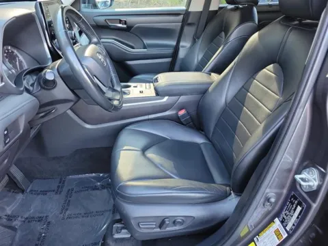 Another view of 2022 Toyota Highlander XLE for sale in Pelham, AL at Susan Schein Automotive - Pelham