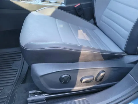 More photos of 2025 Volkswagen Jetta SE at Susan Schein Automotive - Pelham, AL