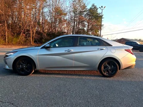 Photos of 2023 Hyundai Elantra SEL for sale in Pelham, AL at Susan Schein Automotive - Pelham