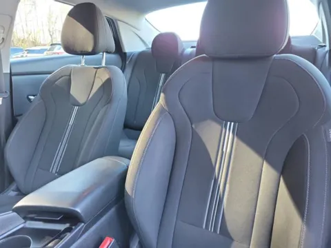 More photos of 2023 Hyundai Elantra SEL at Susan Schein Automotive - Pelham, AL