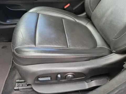 More photos of 2022 GMC Acadia SLT at Susan Schein Automotive - Pelham, AL