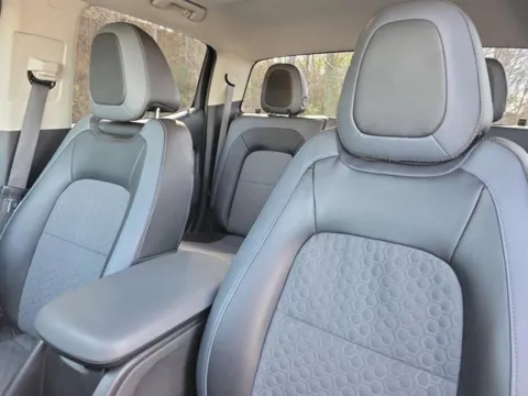 More photos of 2015 Chevrolet Colorado Z71 at Susan Schein Automotive - Pelham, AL