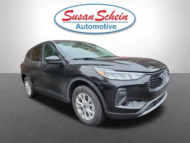 2025 Ford Escape Active's photo