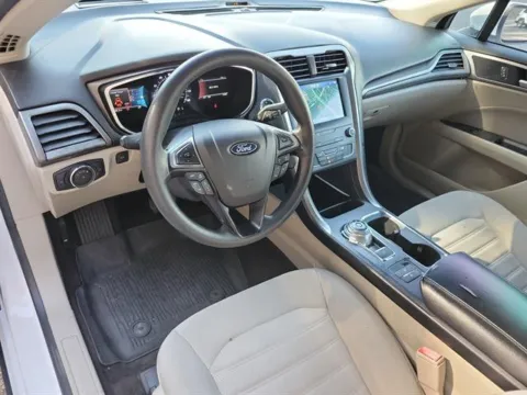 Photos of 2020 Ford Fusion SE for sale in Pelham, AL at Susan Schein Automotive - Pelham