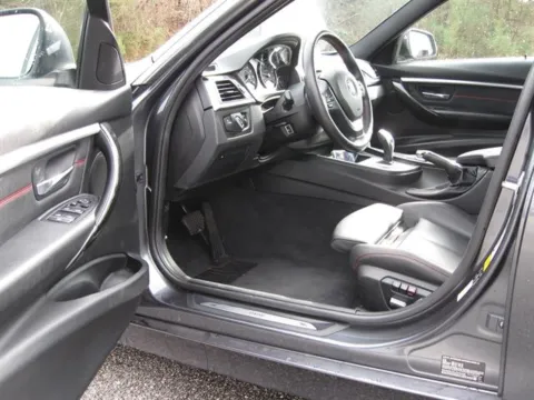 More photos of 2018 BMW 330i xDrive at Susan Schein Automotive - Pelham, AL