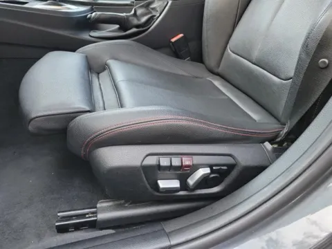 More photos of 2018 BMW 330i xDrive at Susan Schein Automotive - Pelham, AL