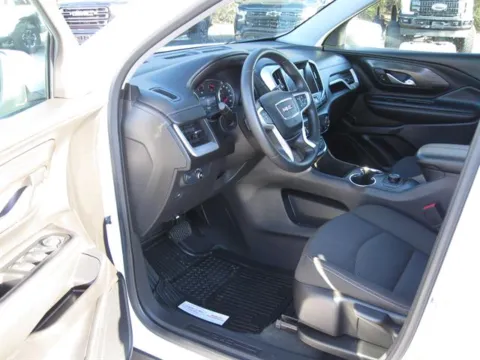 More photos of 2024 GMC Terrain SLE at Susan Schein Automotive - Pelham, AL