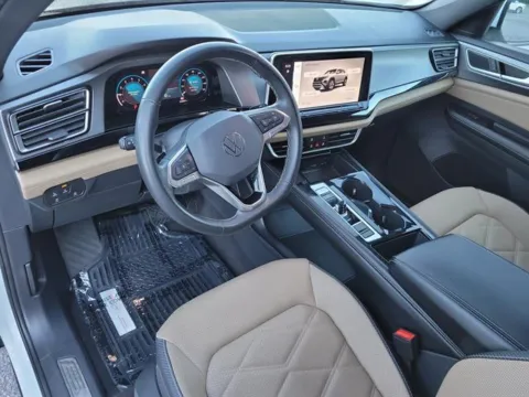 Photos of 2024 Volkswagen Atlas Cross Sport SE 4Motion for sale in Pelham, AL at Susan Schein Automotive - Pelham