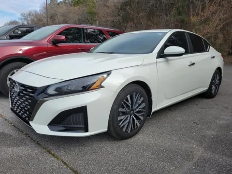 White 2023 Nissan Altima 2.5 SV for sale in Pelham, AL