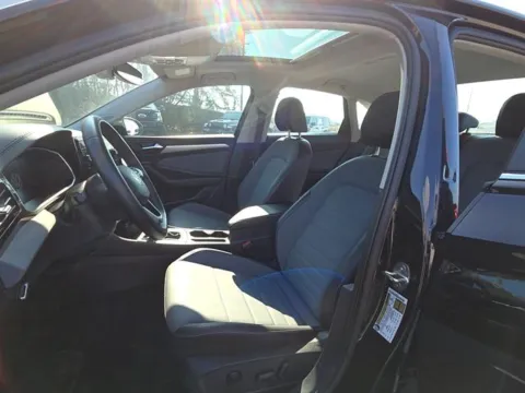 More photos of 2025 Volkswagen Jetta SE at Susan Schein Automotive - Pelham, AL