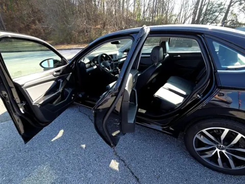 More photos of 2025 Volkswagen Jetta SE at Susan Schein Automotive - Pelham, AL