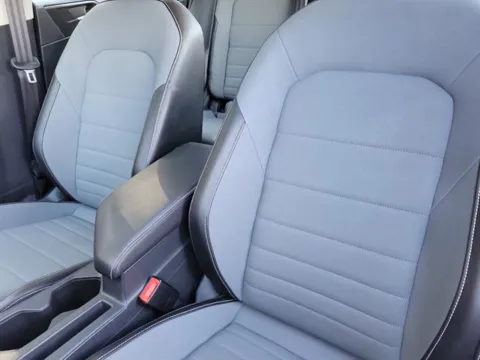 More photos of 2025 Volkswagen Jetta SE at Susan Schein Automotive - Pelham, AL