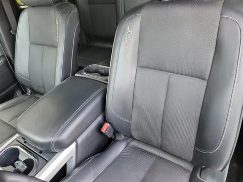 More photos of 2018 Nissan Titan XD PRO-4X at Susan Schein Automotive - Pelham, AL